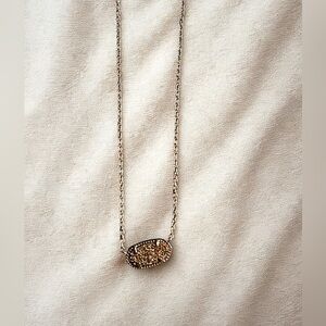 Kendra Scott Gold-Tone Oval Pendant Necklace – Dainty & Sparkling Authentic